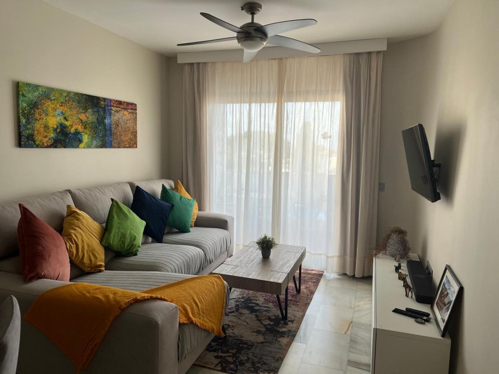 Crown Apartments With Sea View Ситио-де-Калаонда Экстерьер фото
